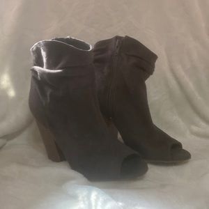 Indigo size 6 peep toe booties